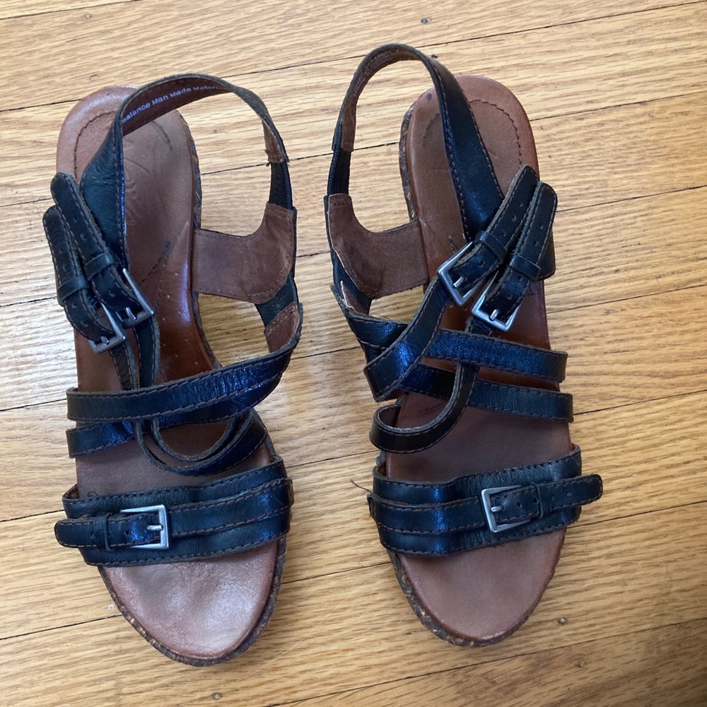 Naya Maize Sandal, size 7 Women’s, black leather